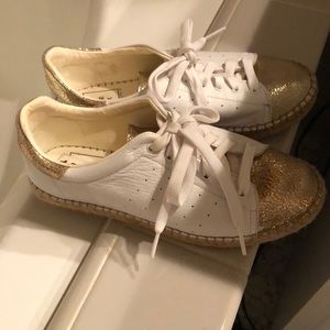 White and gold sneakers. Almost like new. Size 37, but fits a size 6 foot